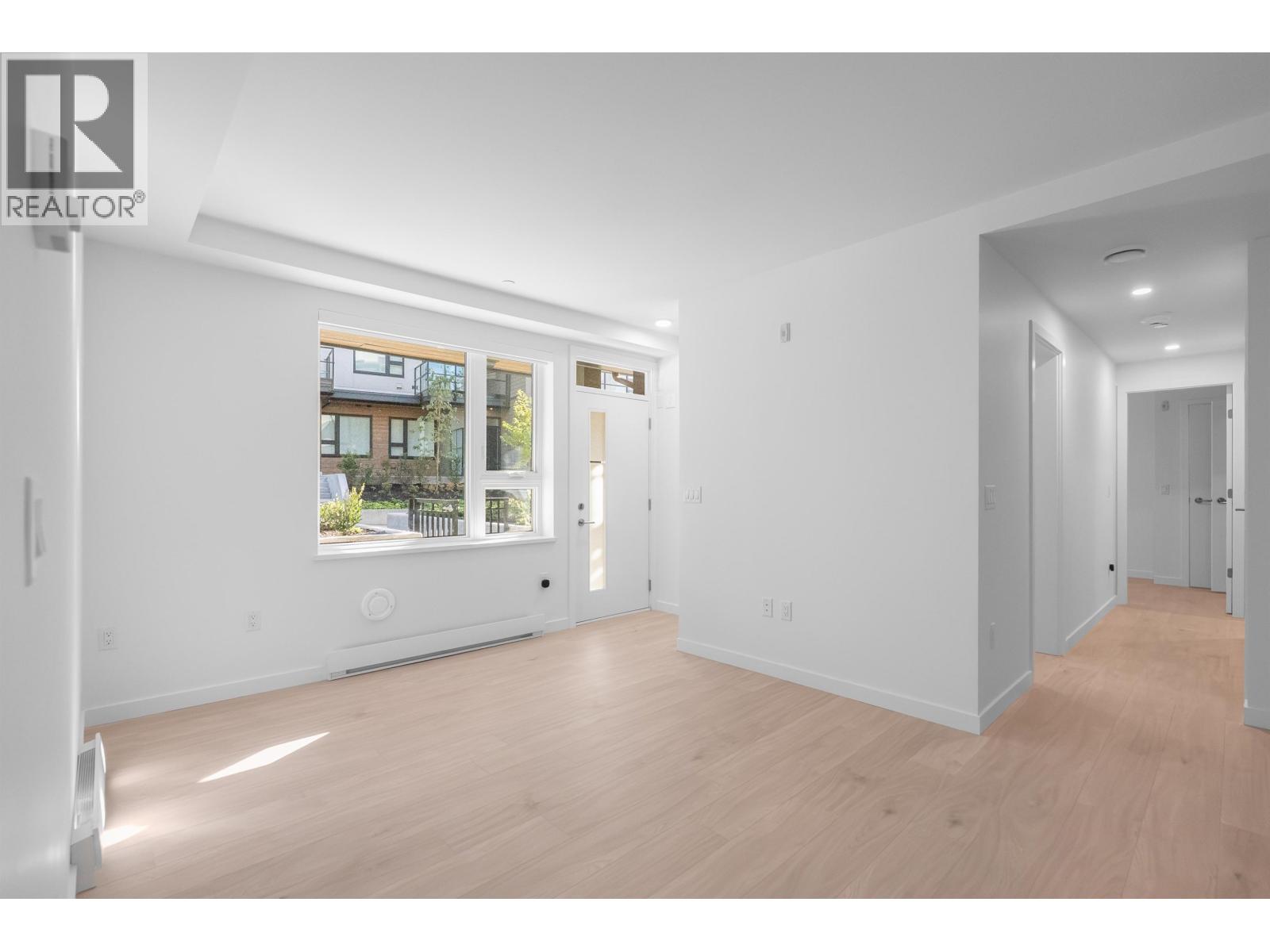 120 954 Lytton Street Property Photo 4
