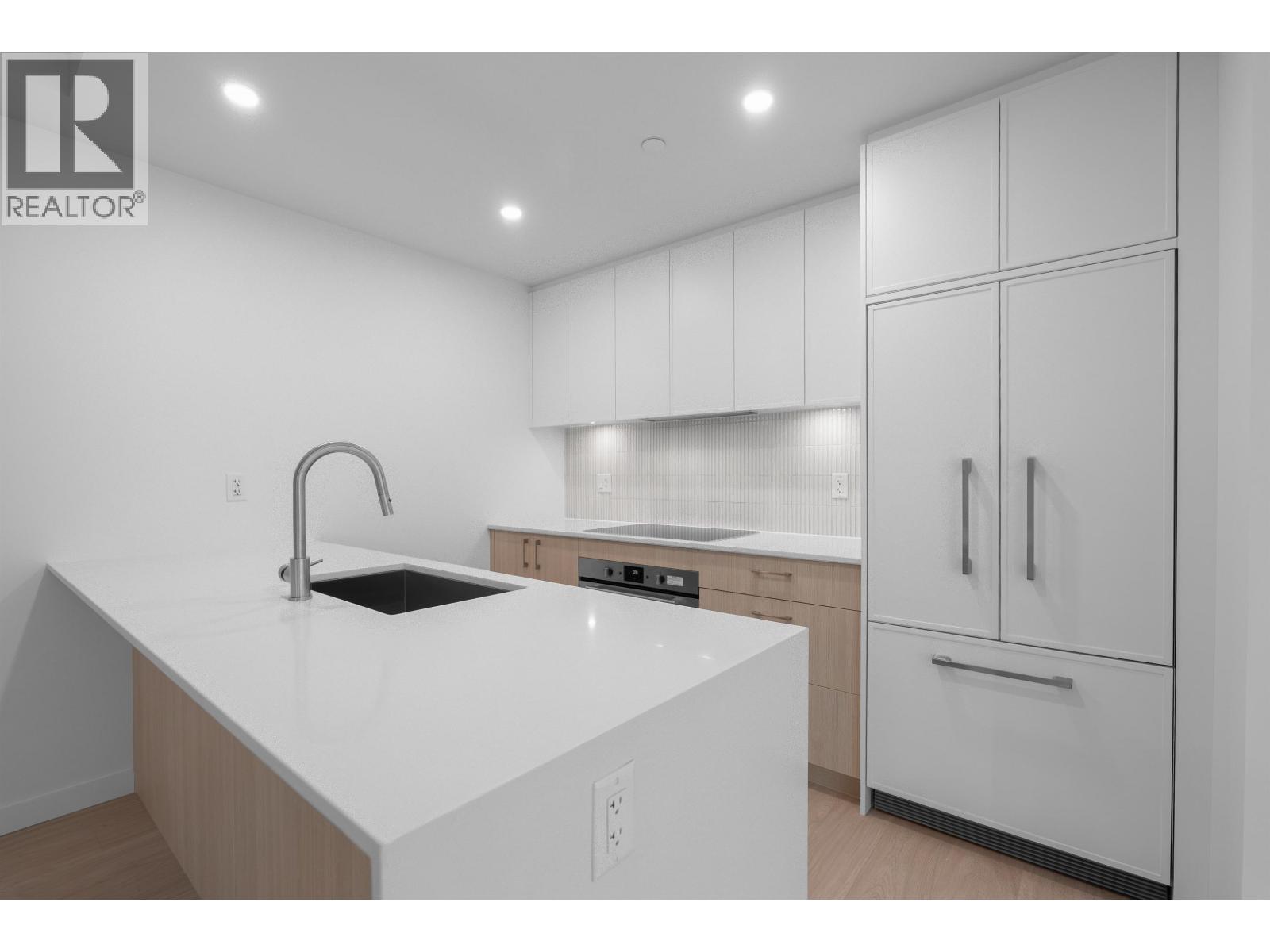 120 954 Lytton Street Property Photo 6