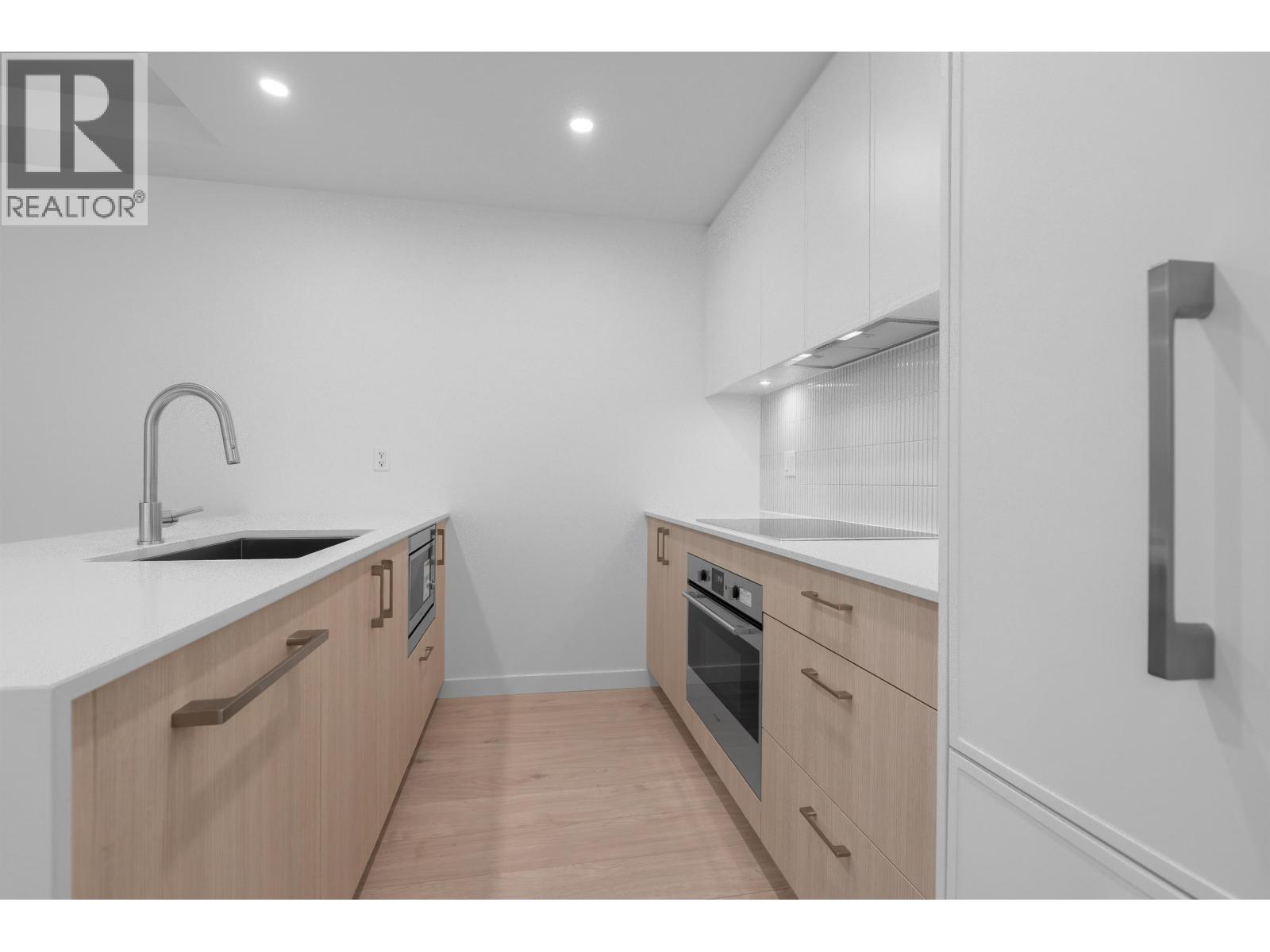 120 954 Lytton Street Property Photo 7