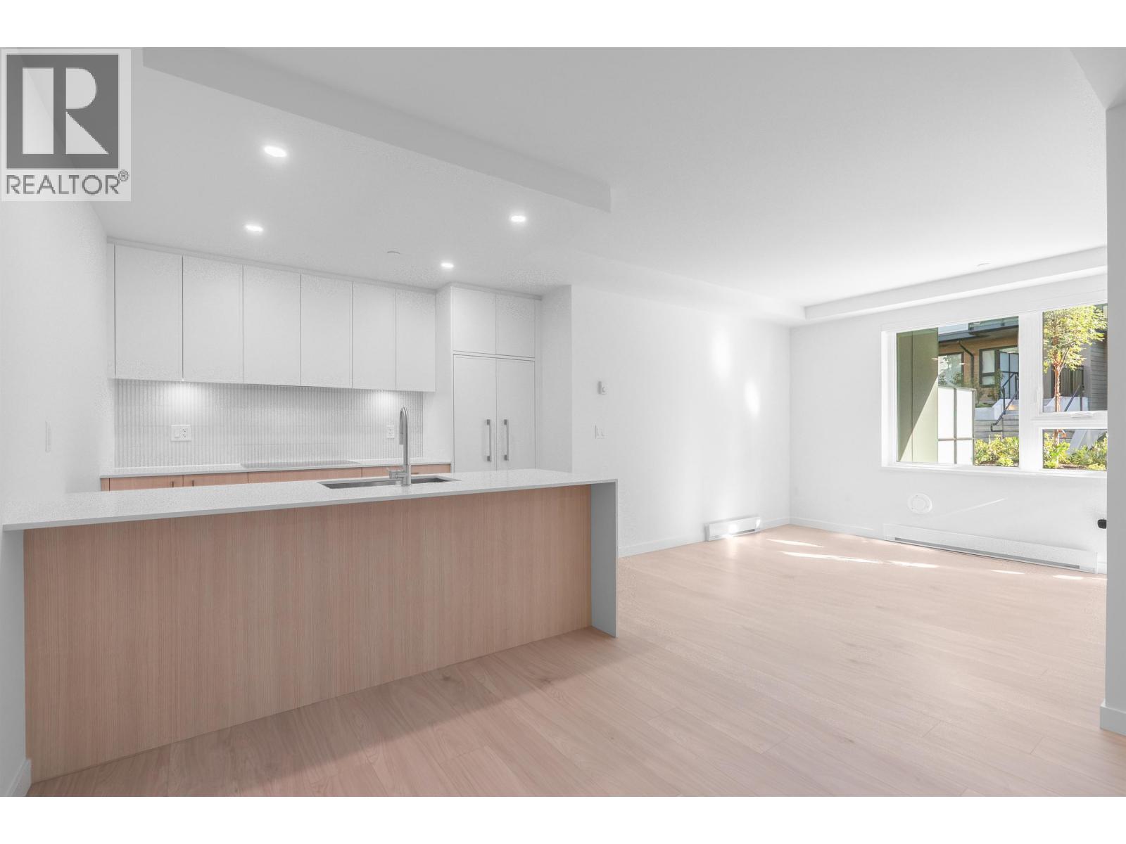 120 954 Lytton Street Property Photo 8