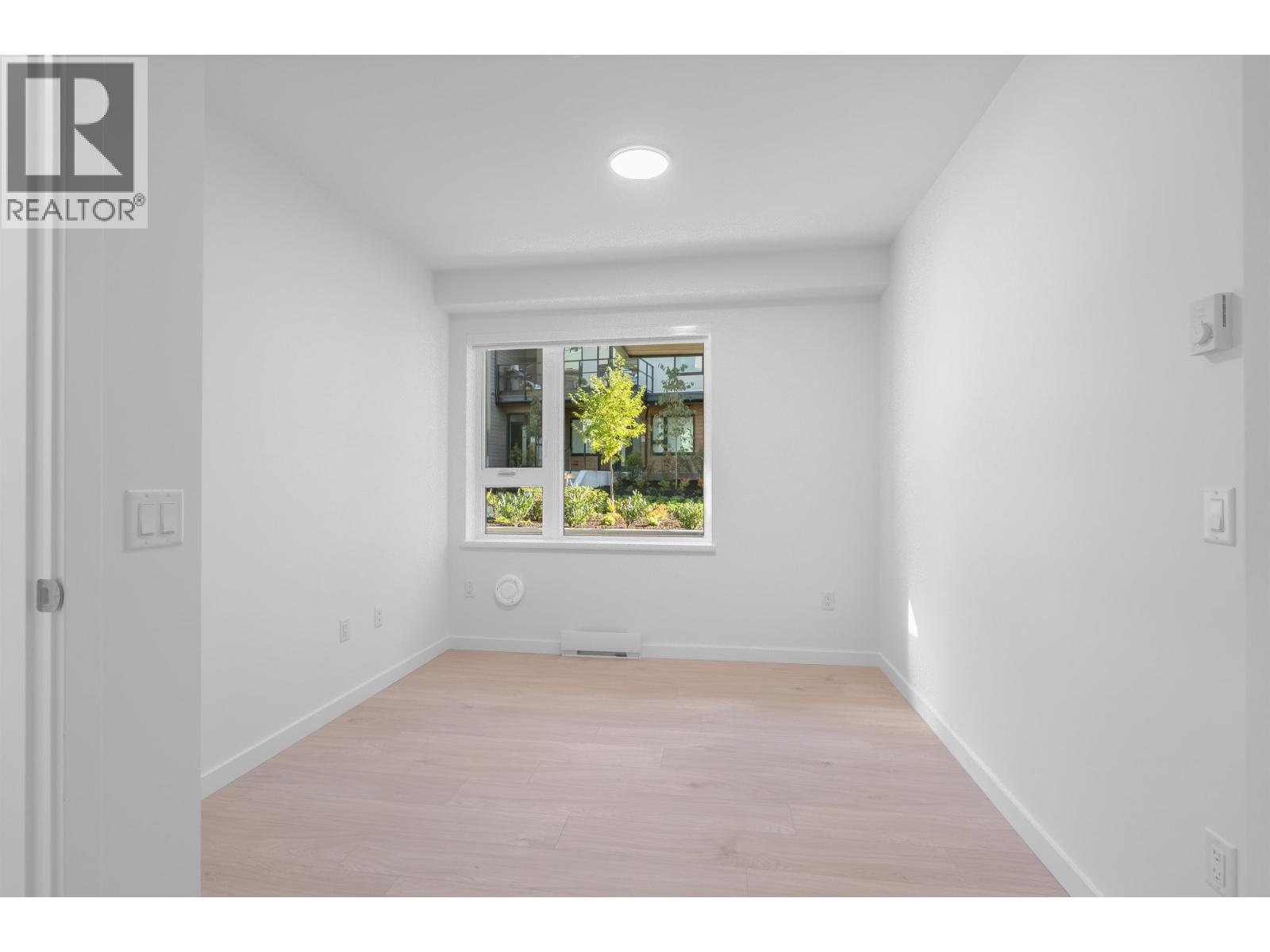 120 954 Lytton Street Property Photo 11