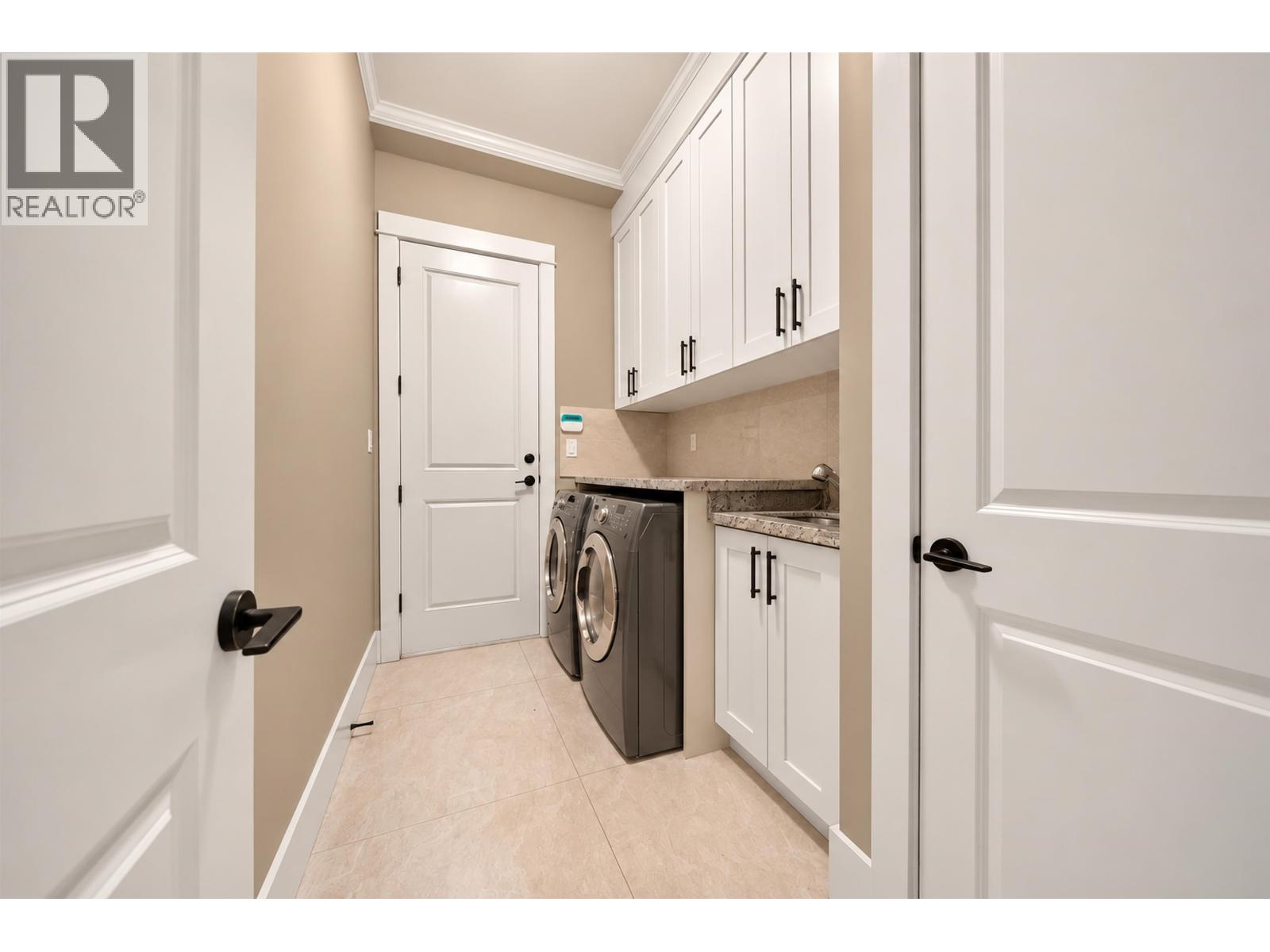 6211 Bellflower Drive Property Photo 11