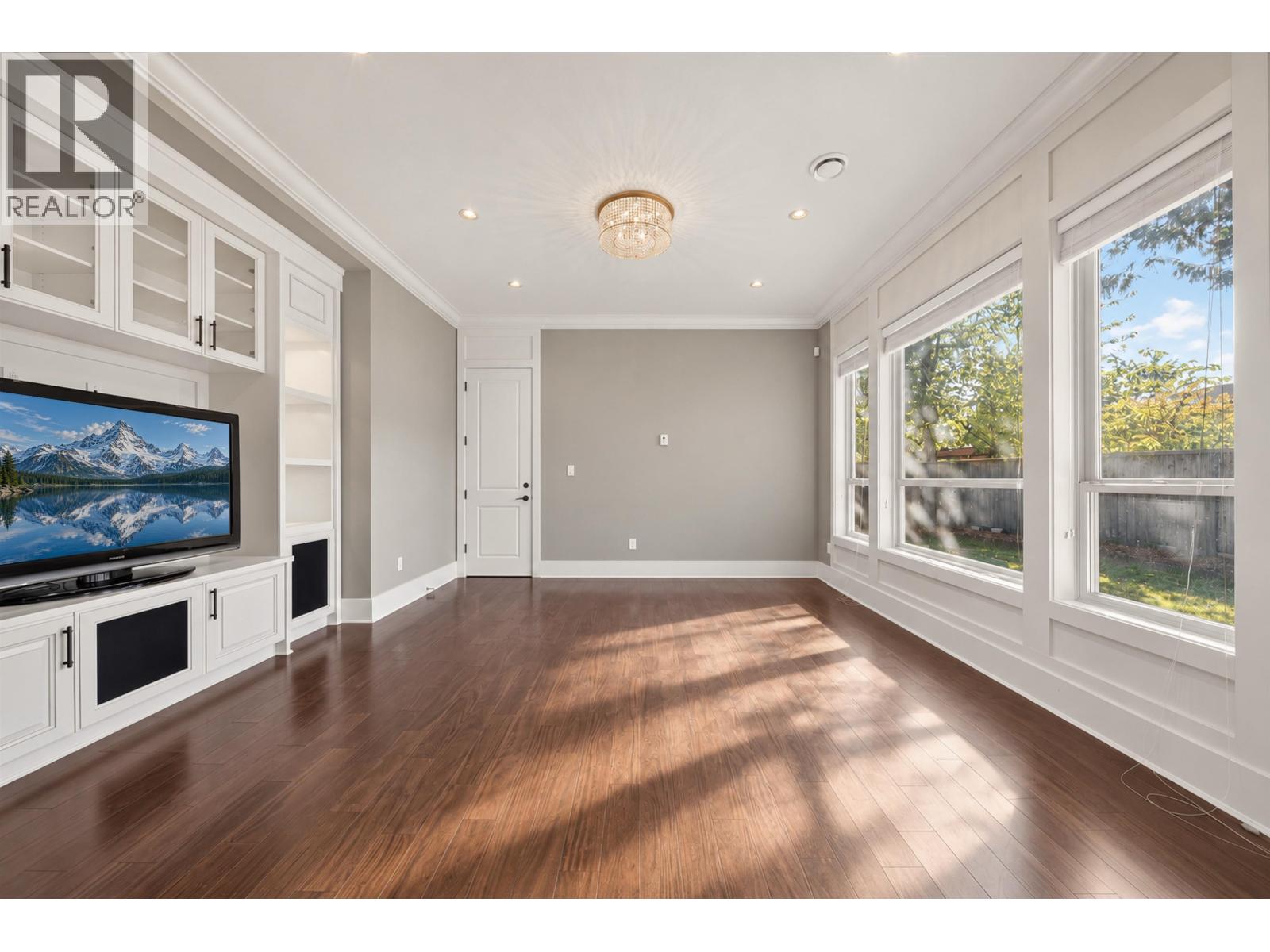 6211 Bellflower Drive Property Photo 23