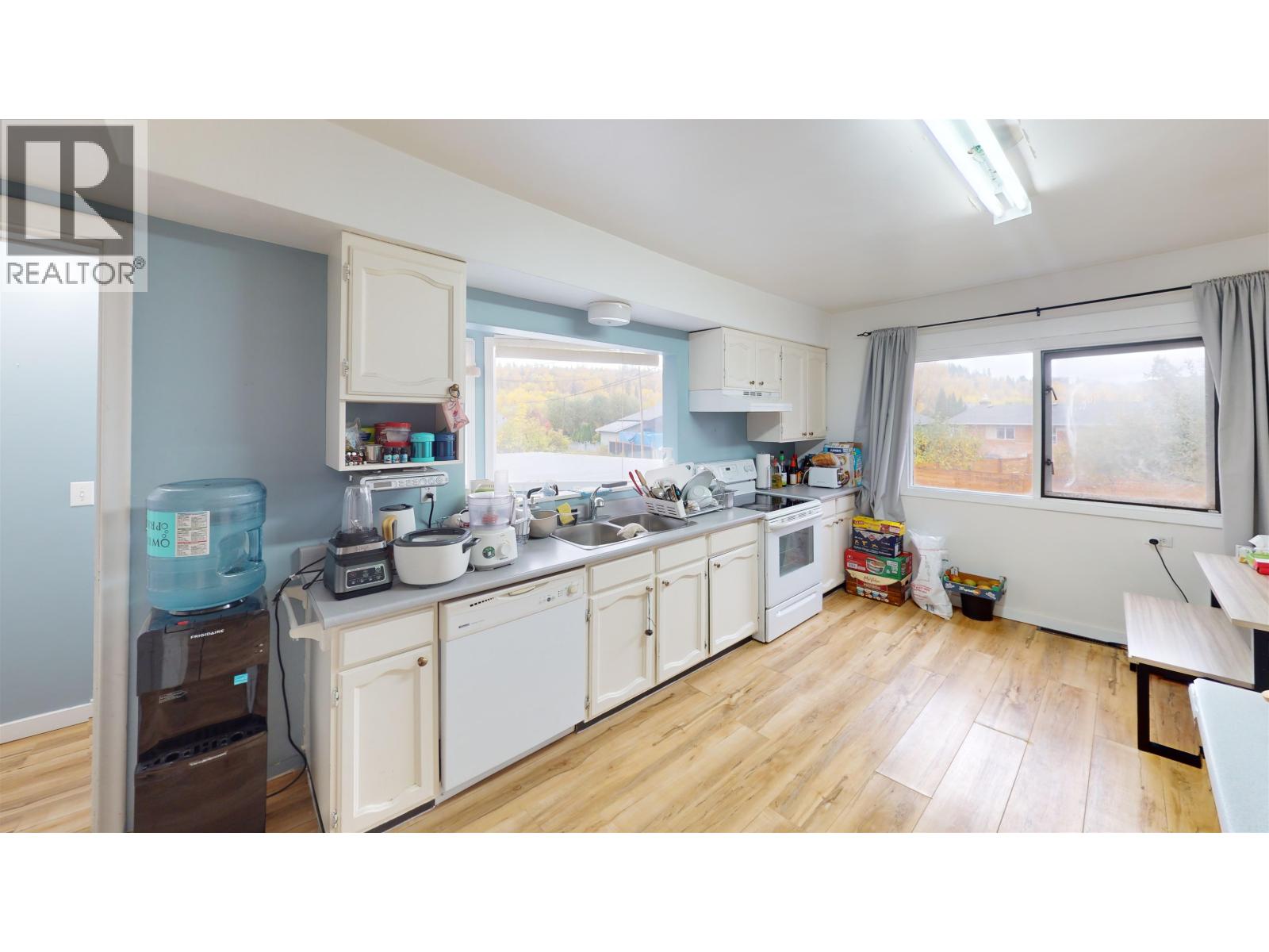 1136 Yorston Avenue Property Photo 10