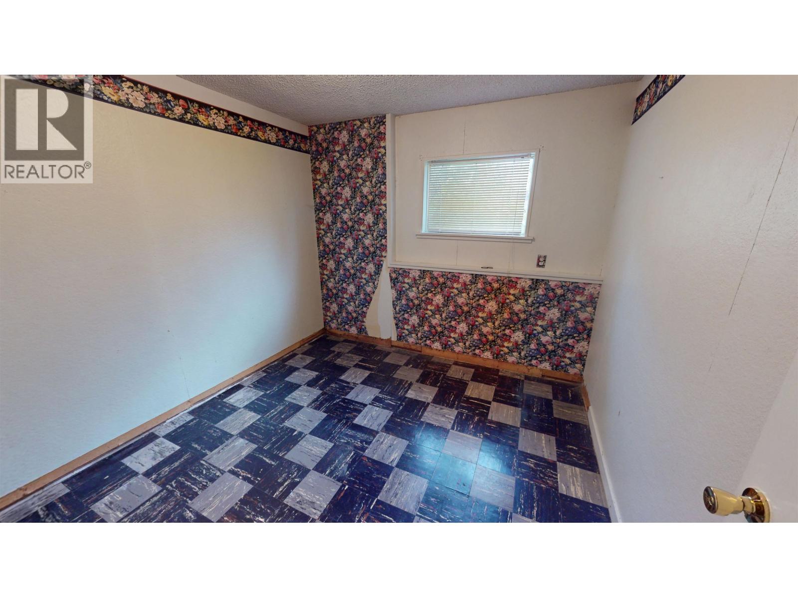1136 Yorston Avenue Property Photo 14