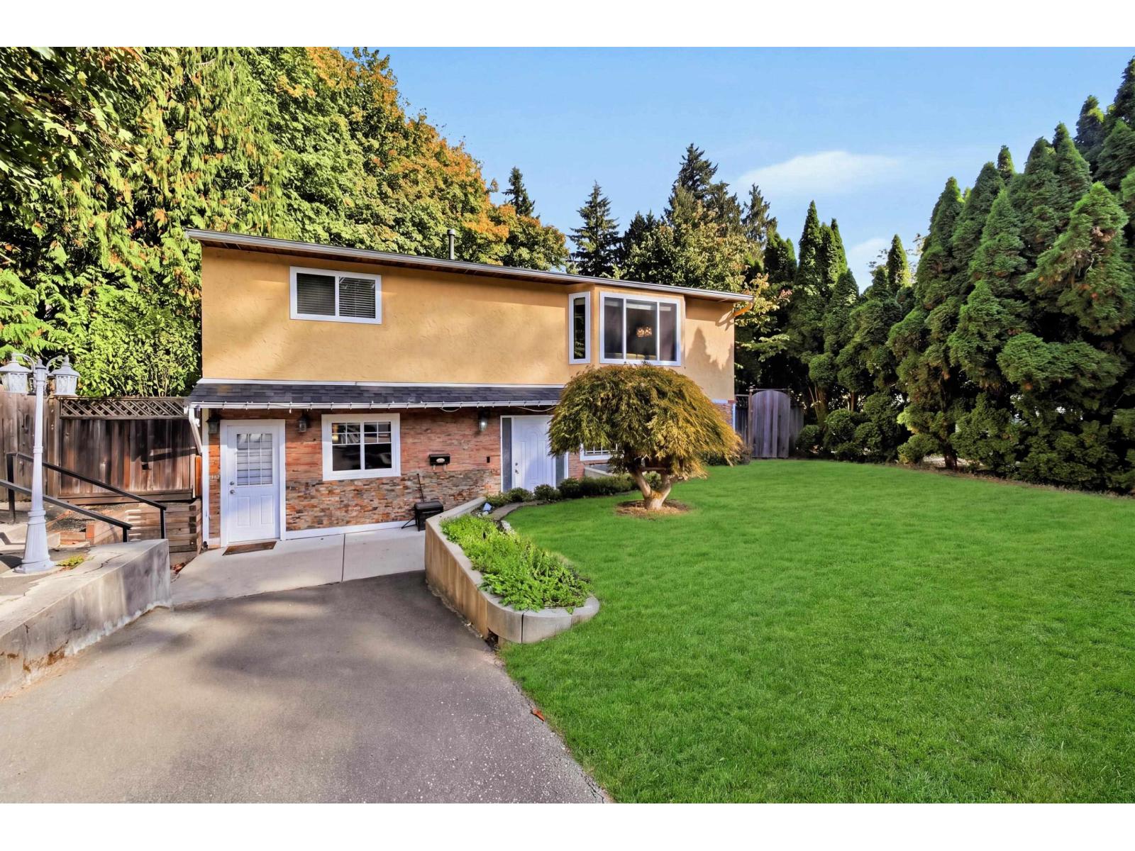 7596 143 Street Property Photo 1