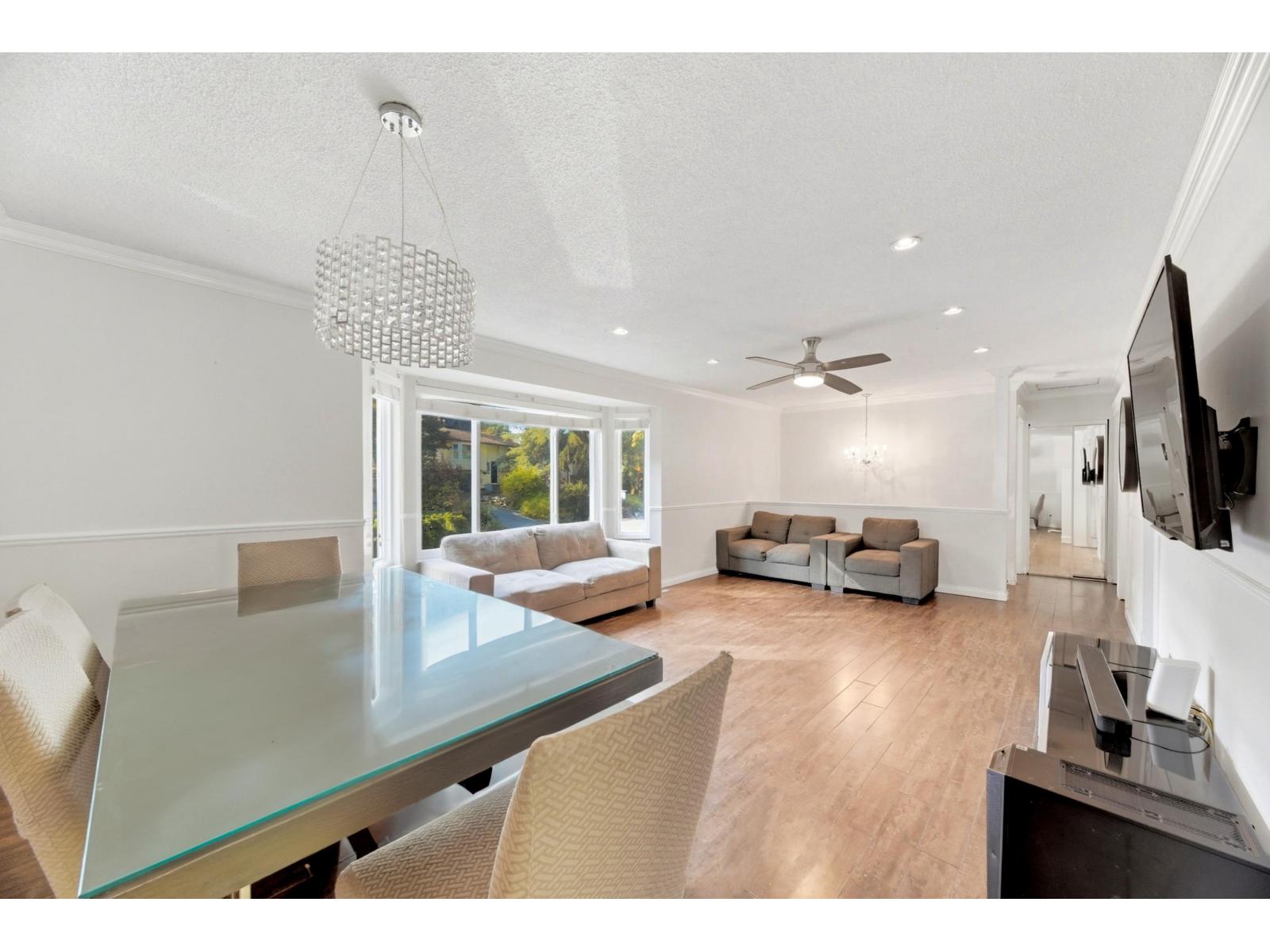 7596 143 Street Property Photo 12