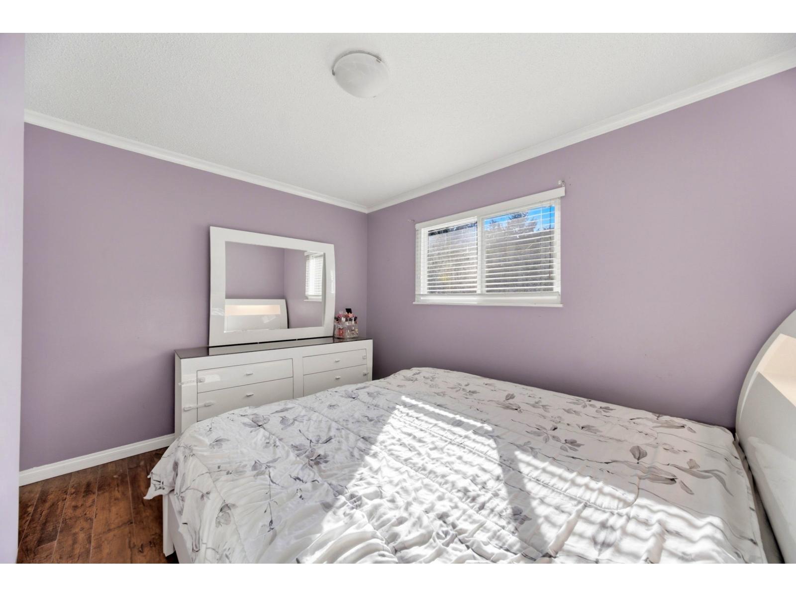 7596 143 Street Property Photo 17