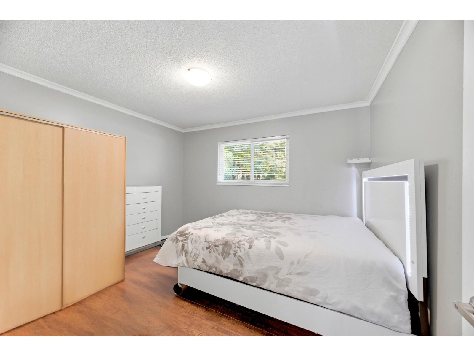7596 143 Street Property Photo 22