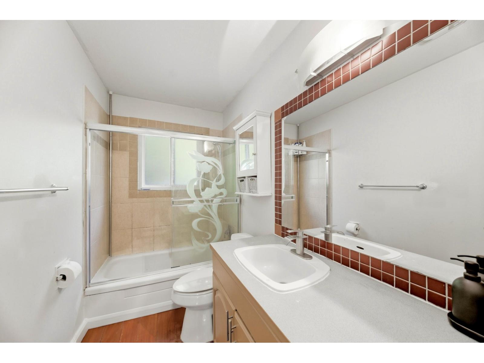 7596 143 Street Property Photo 34
