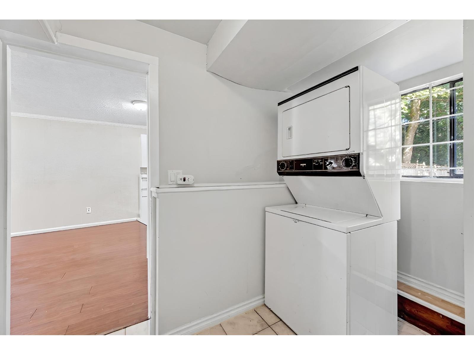 7596 143 Street Property Photo 35