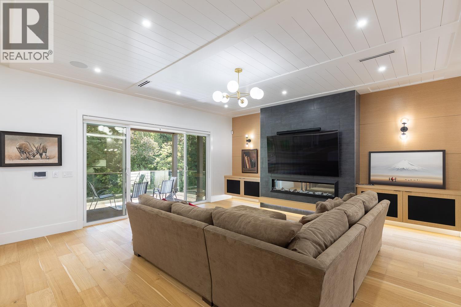307 Cutler Street Property Photo 3