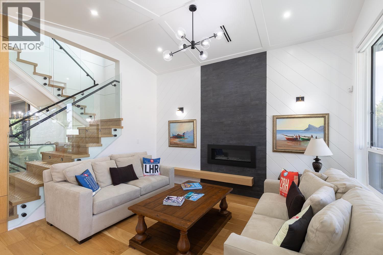 307 Cutler Street Property Photo 8