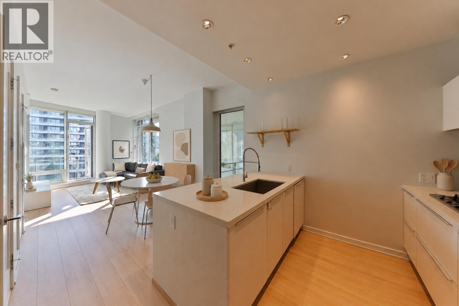 505 1633 Ontario Street Property Photo 8