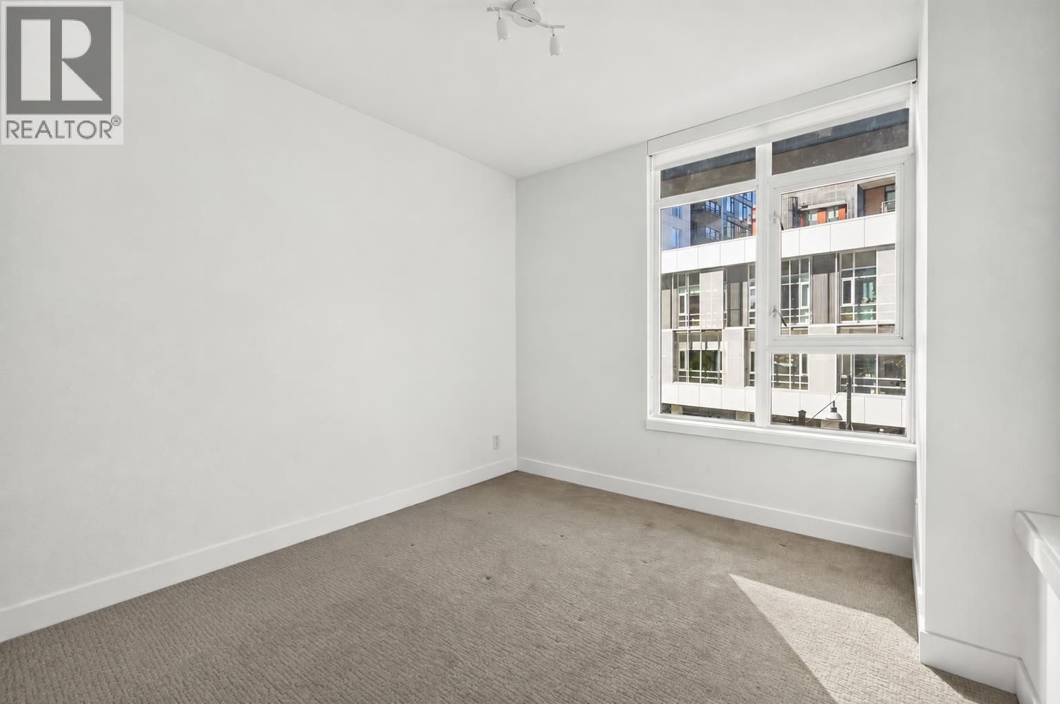 310 8538 River District Crossing Property Photo 10