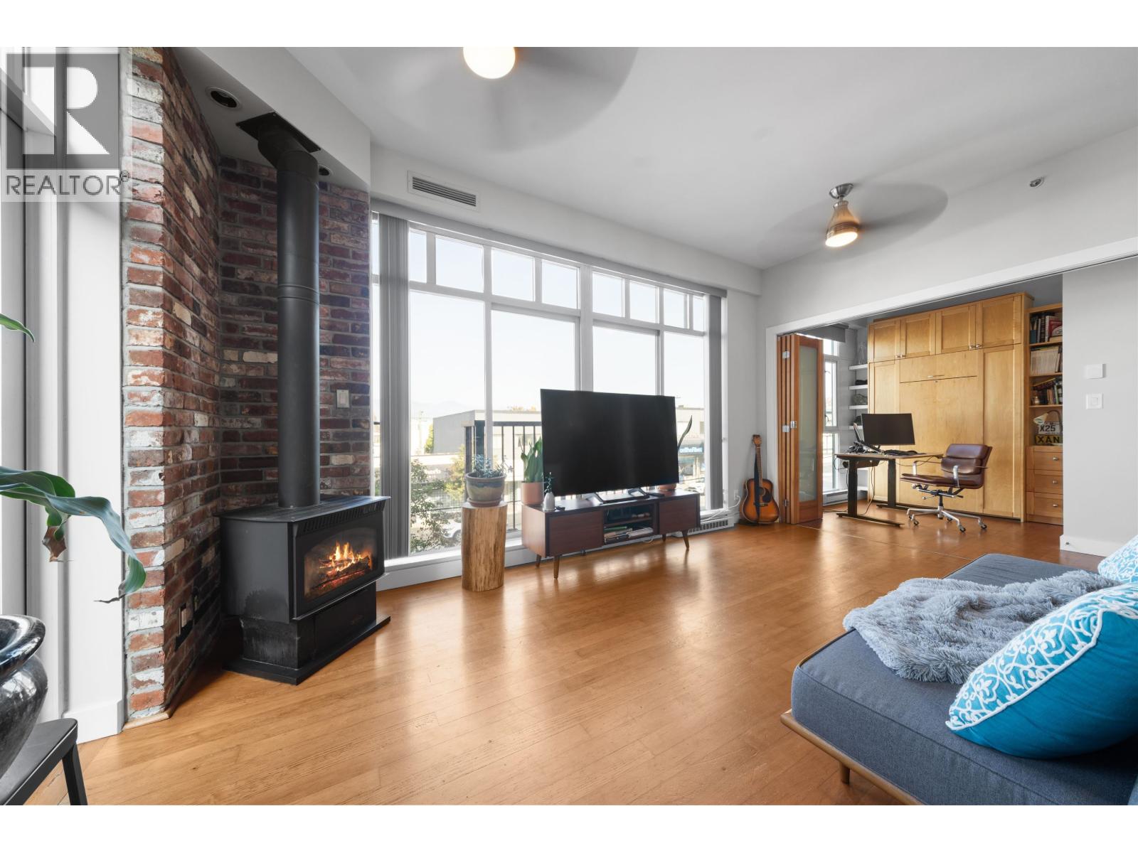 109 2515 Ontario Street Property Photo 3