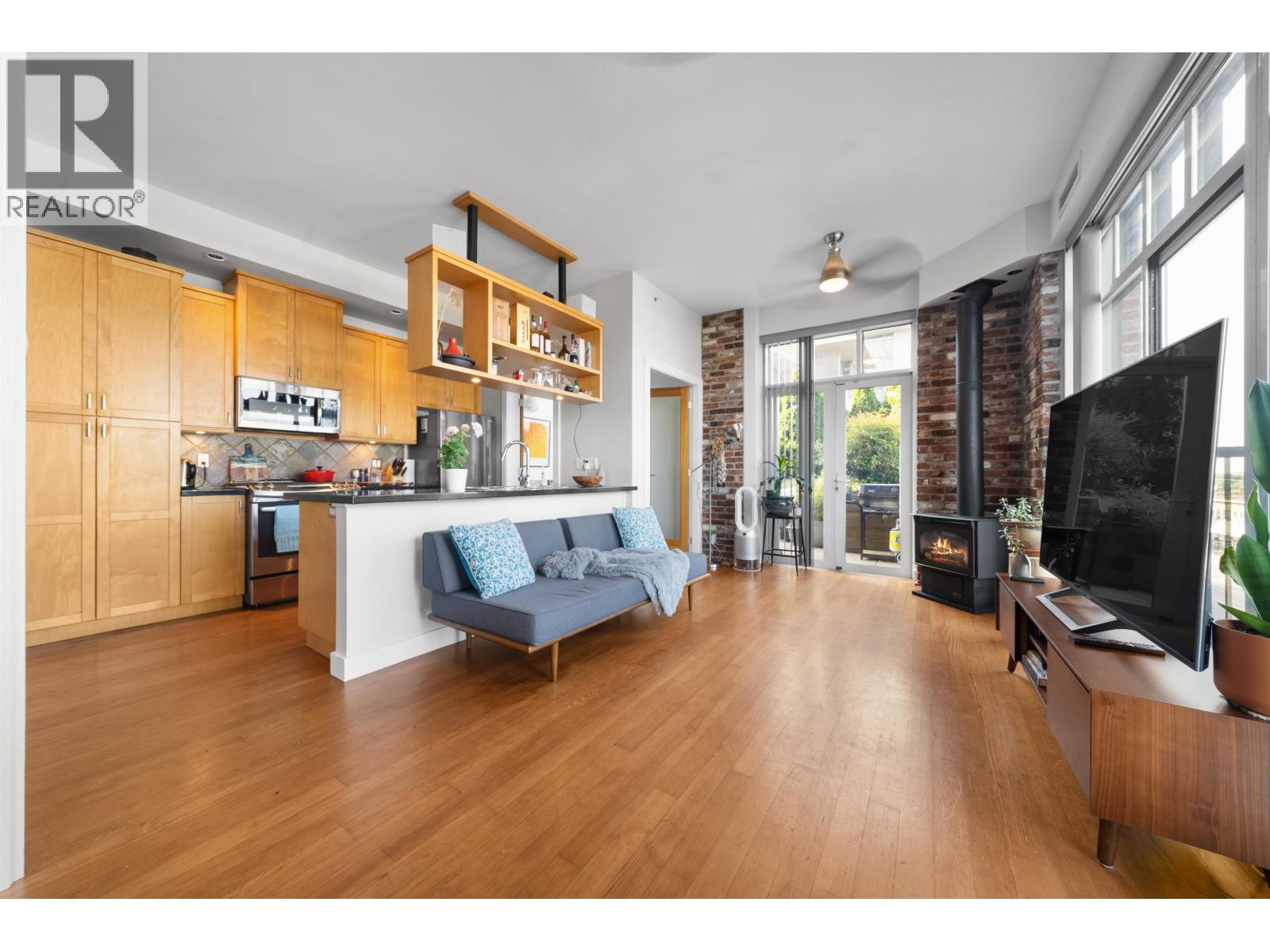 109 2515 Ontario Street Property Photo 10