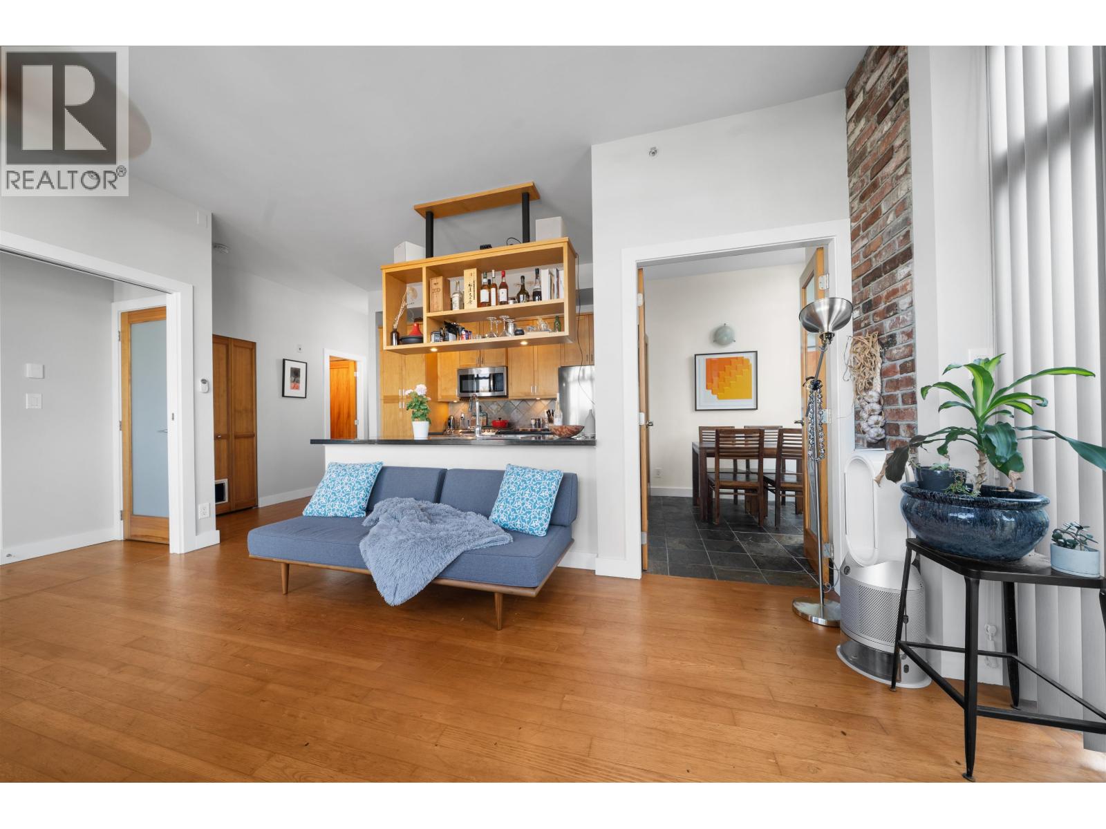 109 2515 Ontario Street Property Photo 11