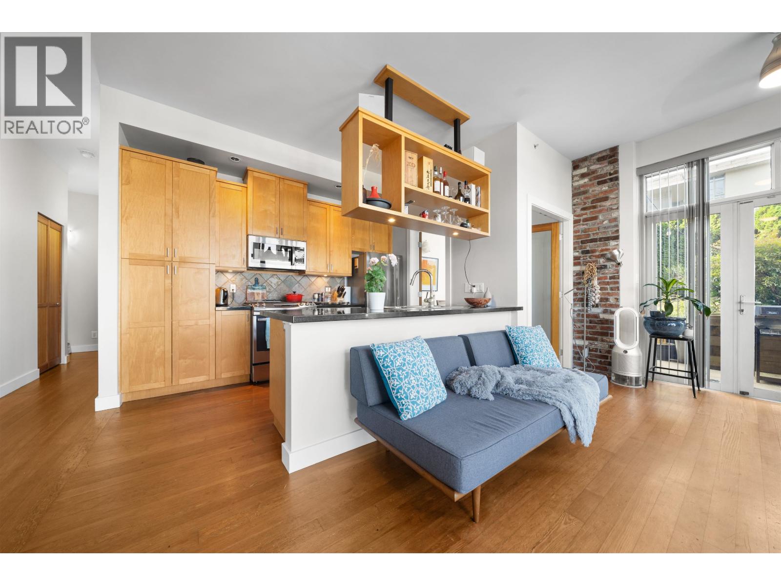 109 2515 Ontario Street Property Photo 12