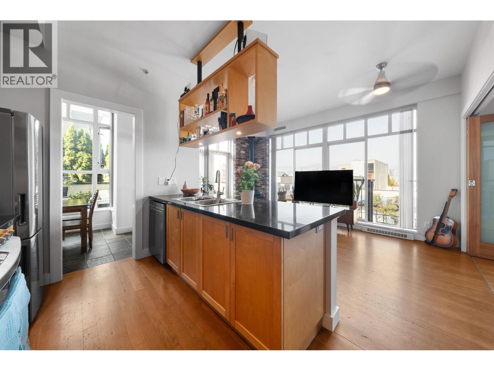 109 2515 Ontario Street Property Photo 13
