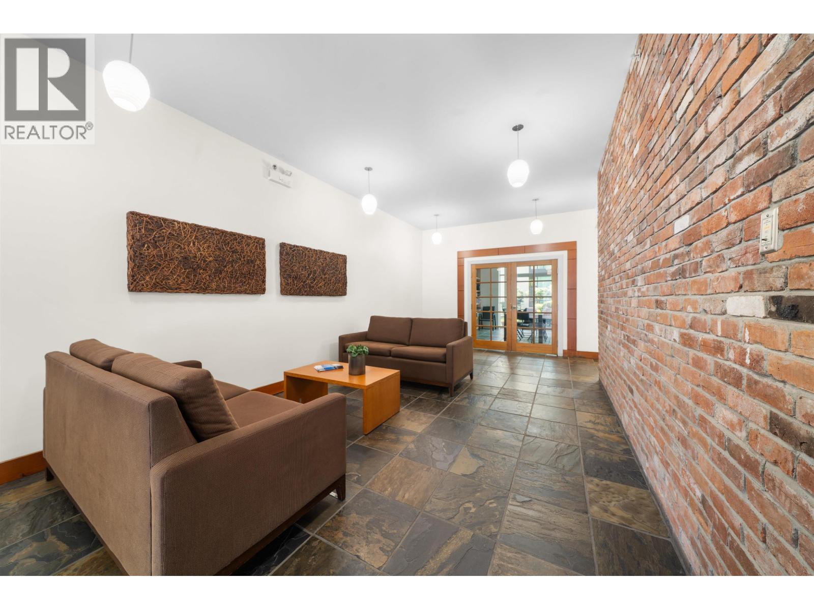 109 2515 Ontario Street Property Photo 23