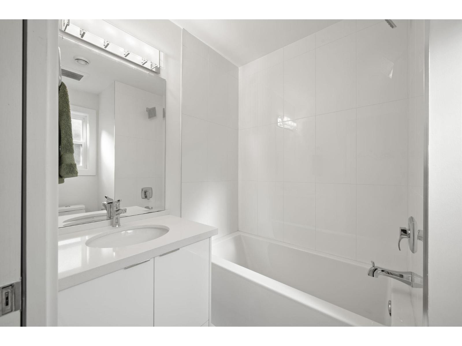 11 1670 160 Street Property Photo 22