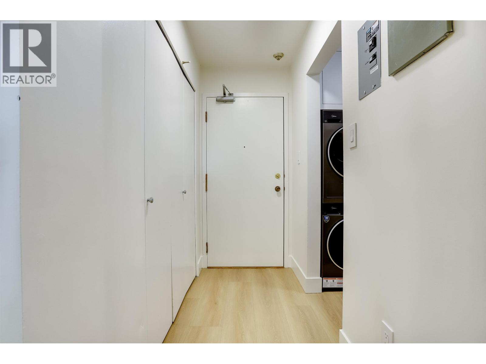 109 550 Royal Avenue Property Photo 4