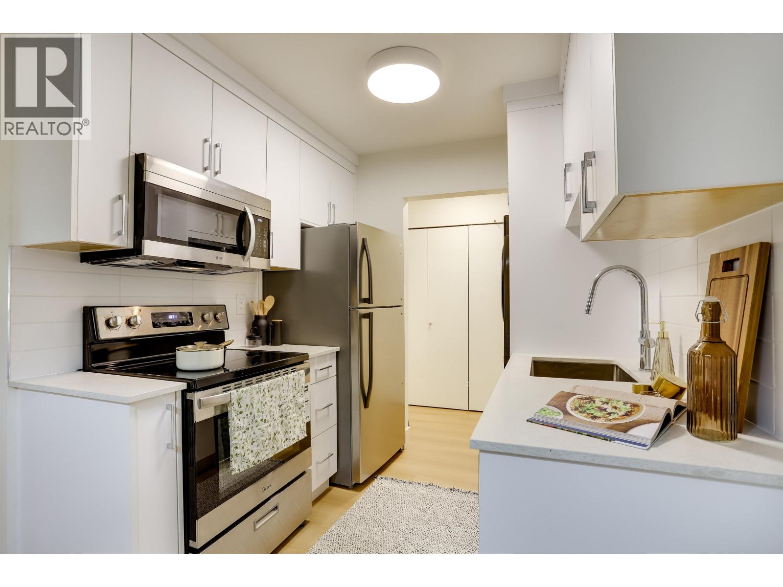 109 550 Royal Avenue Property Photo 14
