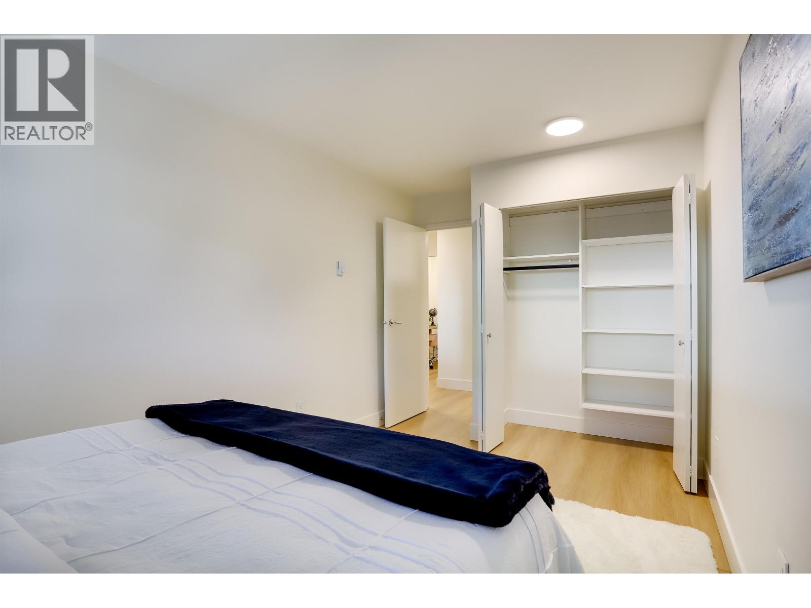 109 550 Royal Avenue Property Photo 21