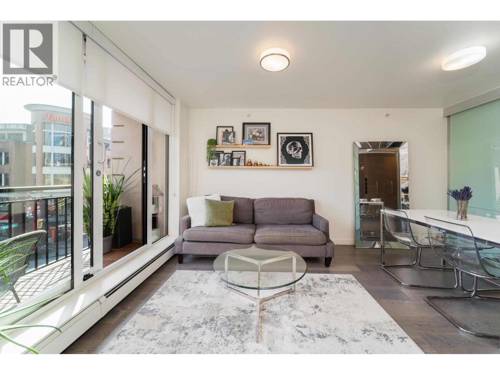 511 189 Keefer Street Property Photo 4