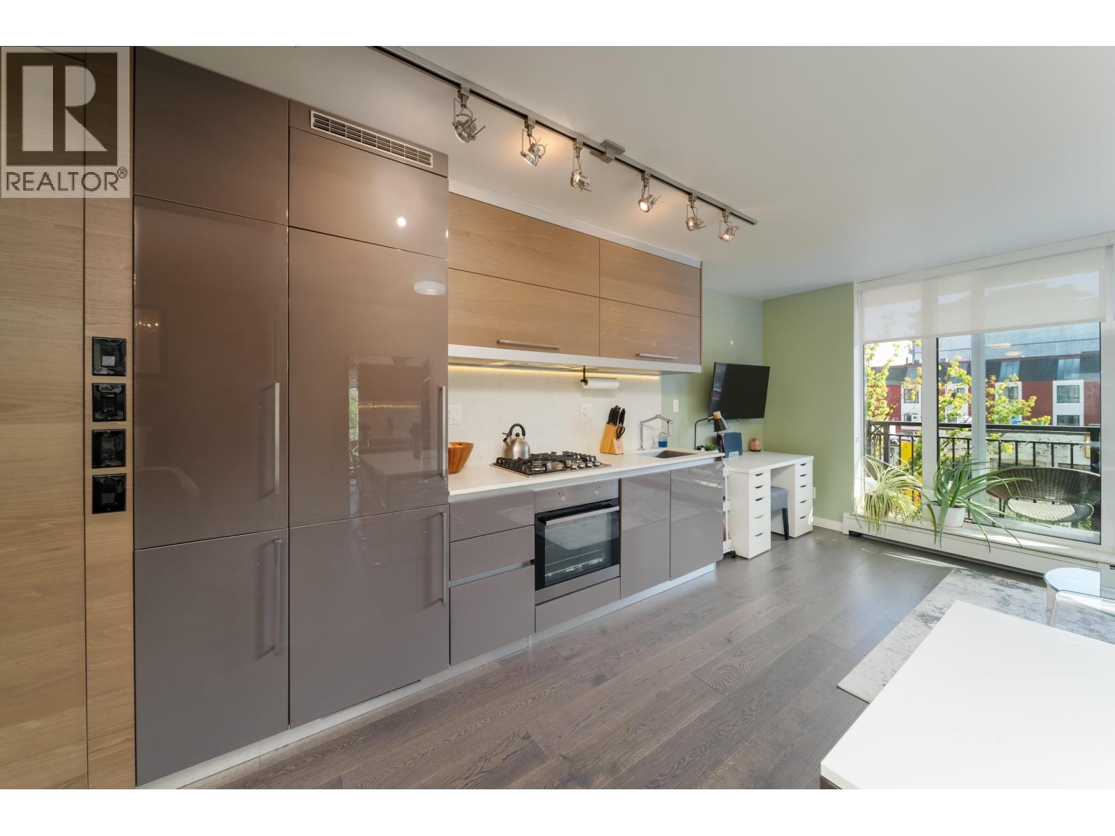 511 189 Keefer Street Property Photo 7