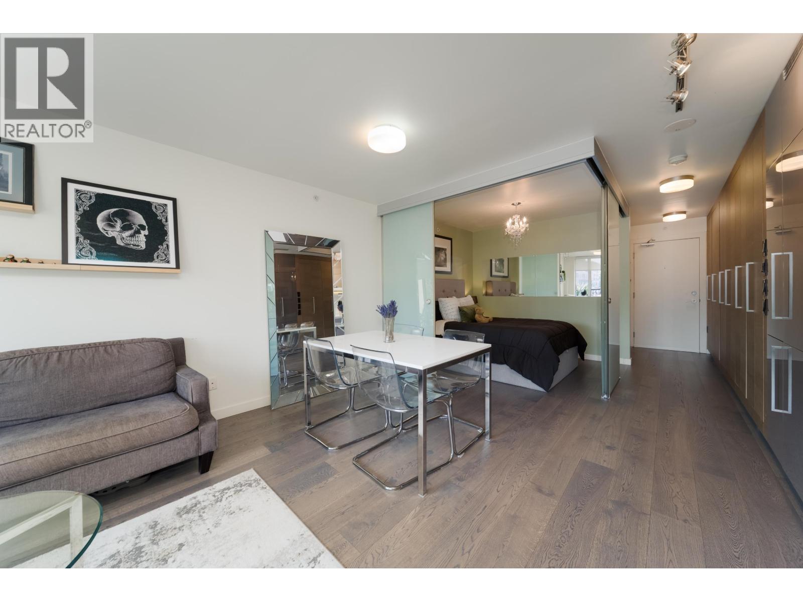 511 189 Keefer Street Property Photo 9
