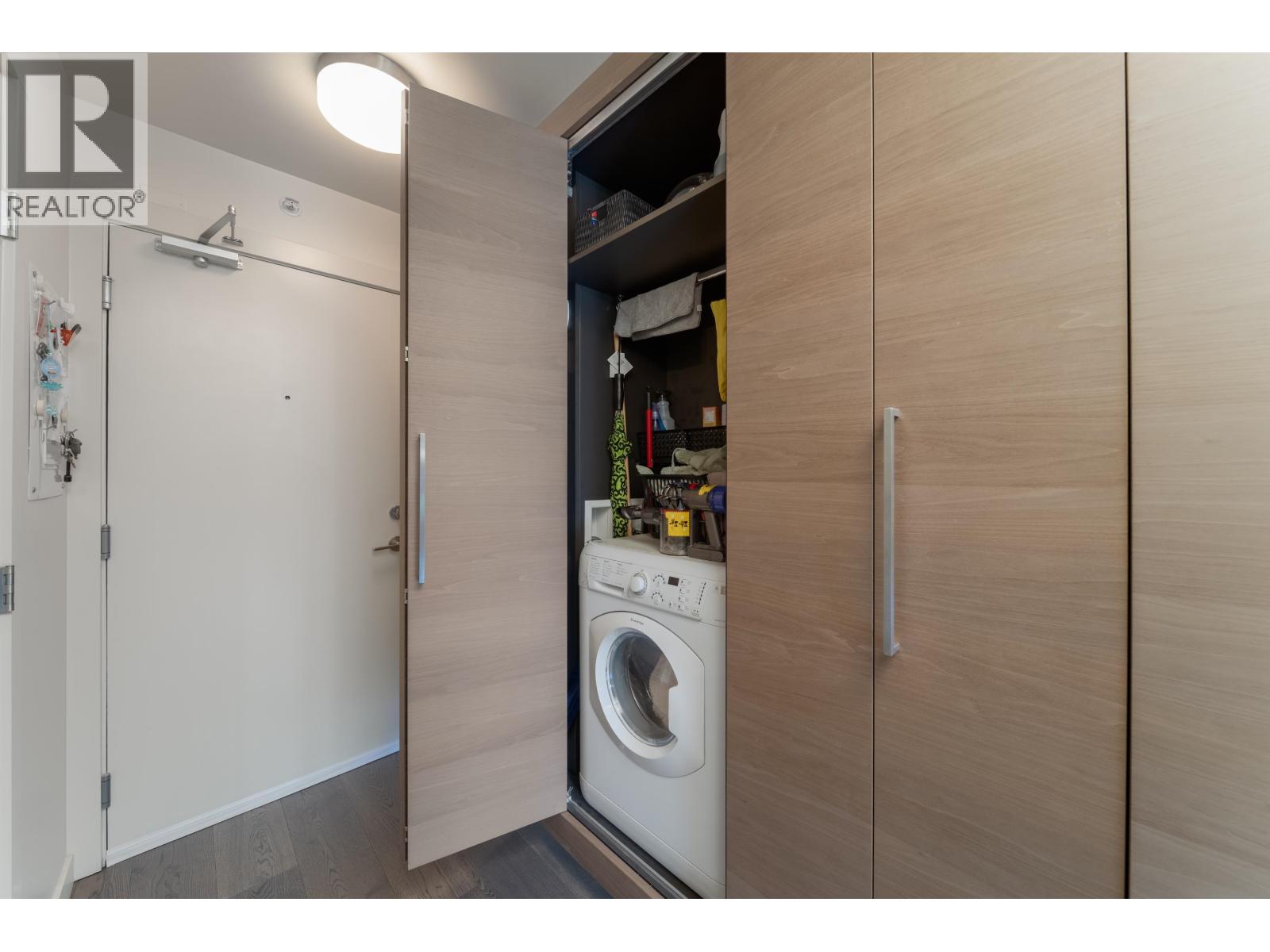 511 189 Keefer Street Property Photo 16