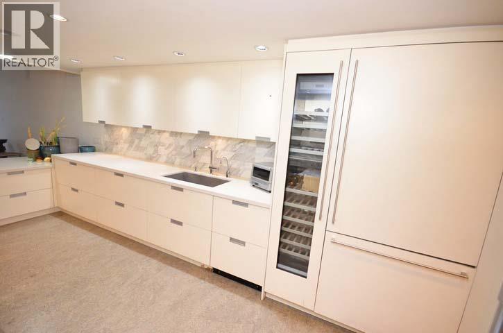 283 Columbia Street Property Photo 10