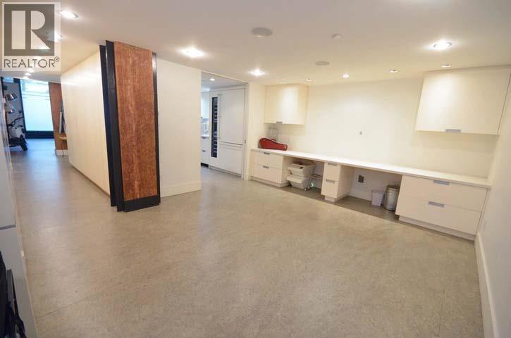 283 Columbia Street Property Photo 11