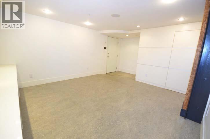 283 Columbia Street Property Photo 12