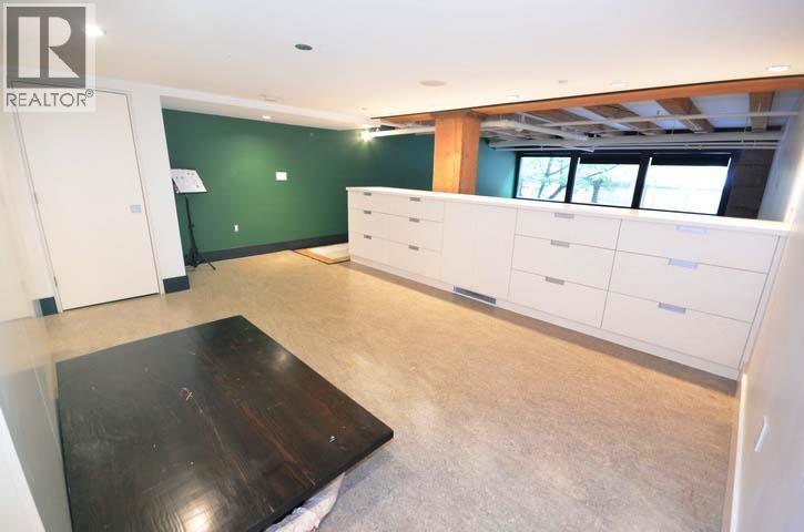 283 Columbia Street Property Photo 14