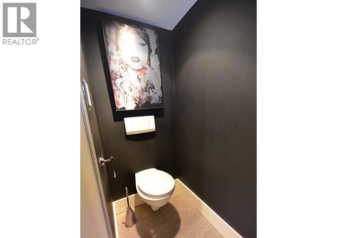 283 Columbia Street Property Photo 18