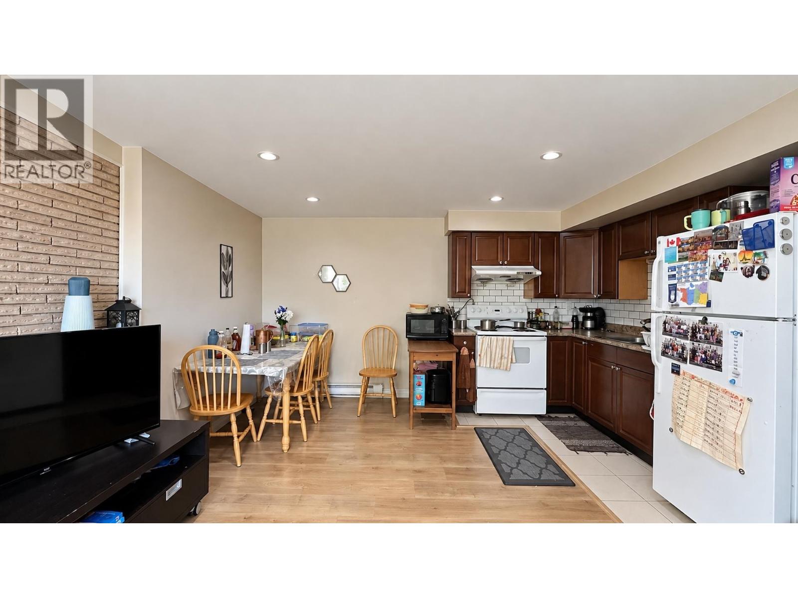 7590 Fraser Street Property Photo 22