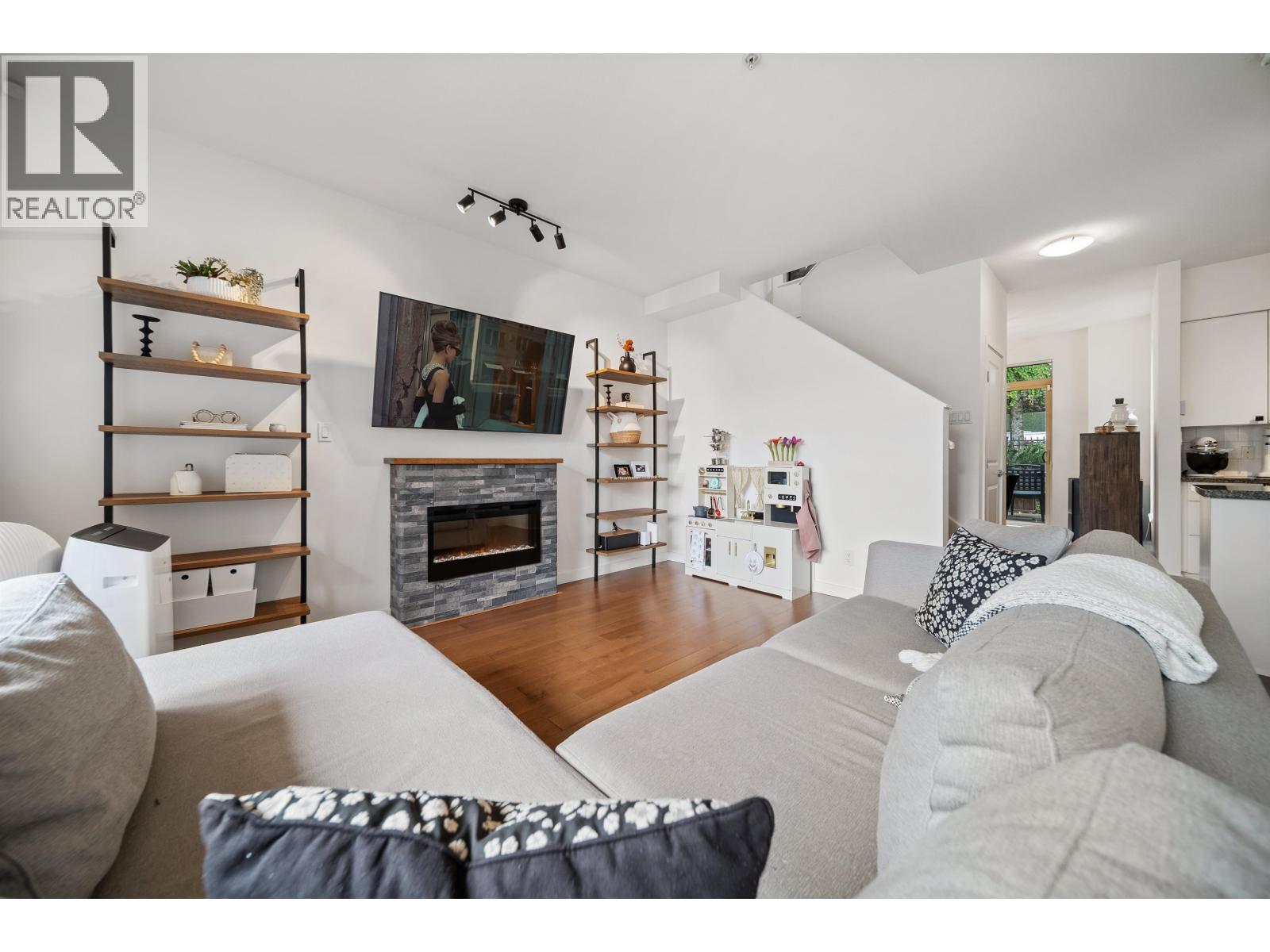 6 4132 Halifax Street Property Photo 1
