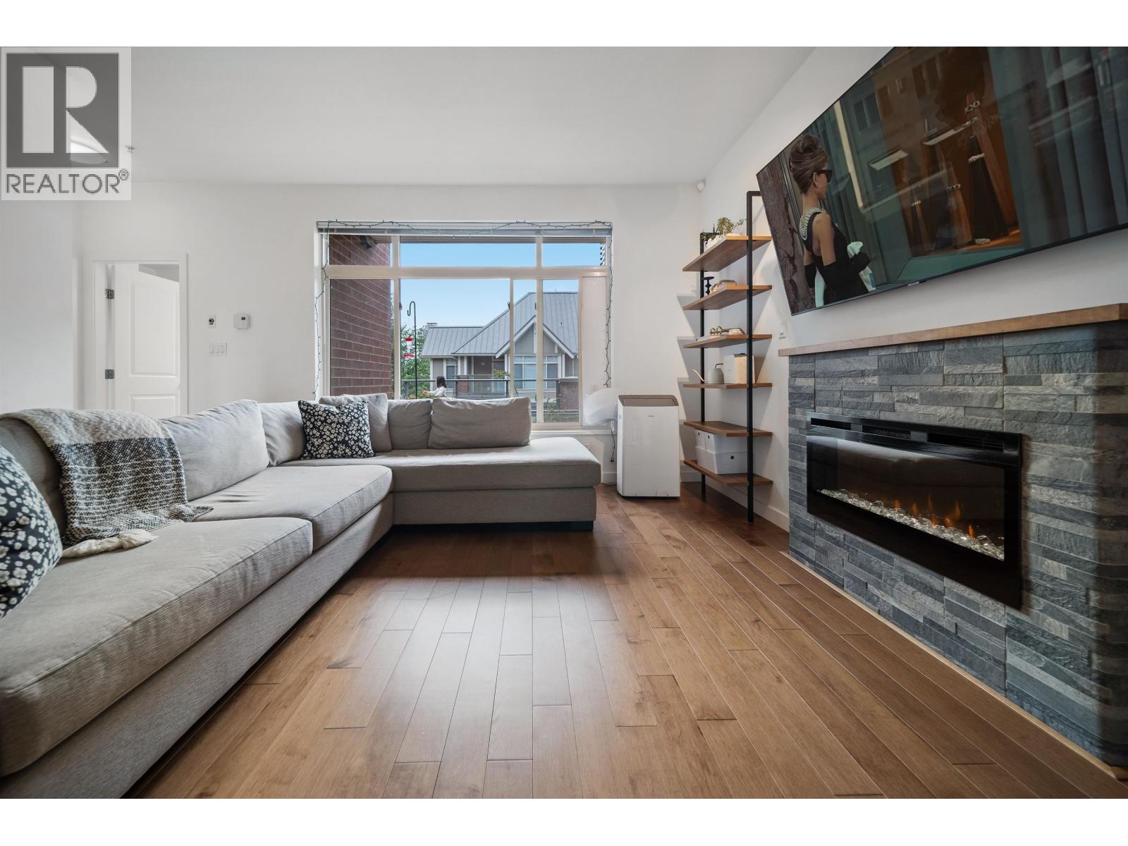 6 4132 Halifax Street Property Photo 5
