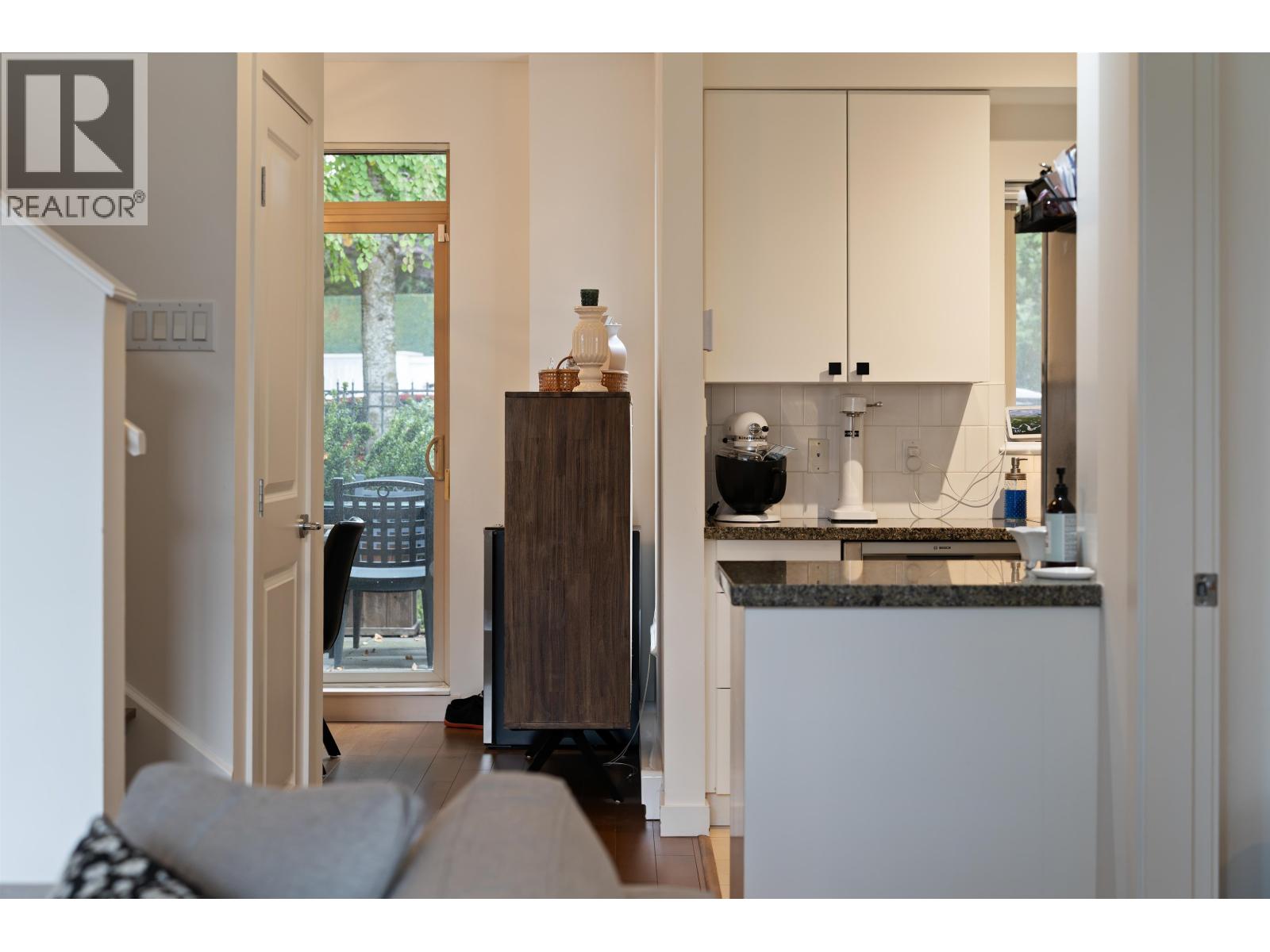 6 4132 Halifax Street Property Photo 9