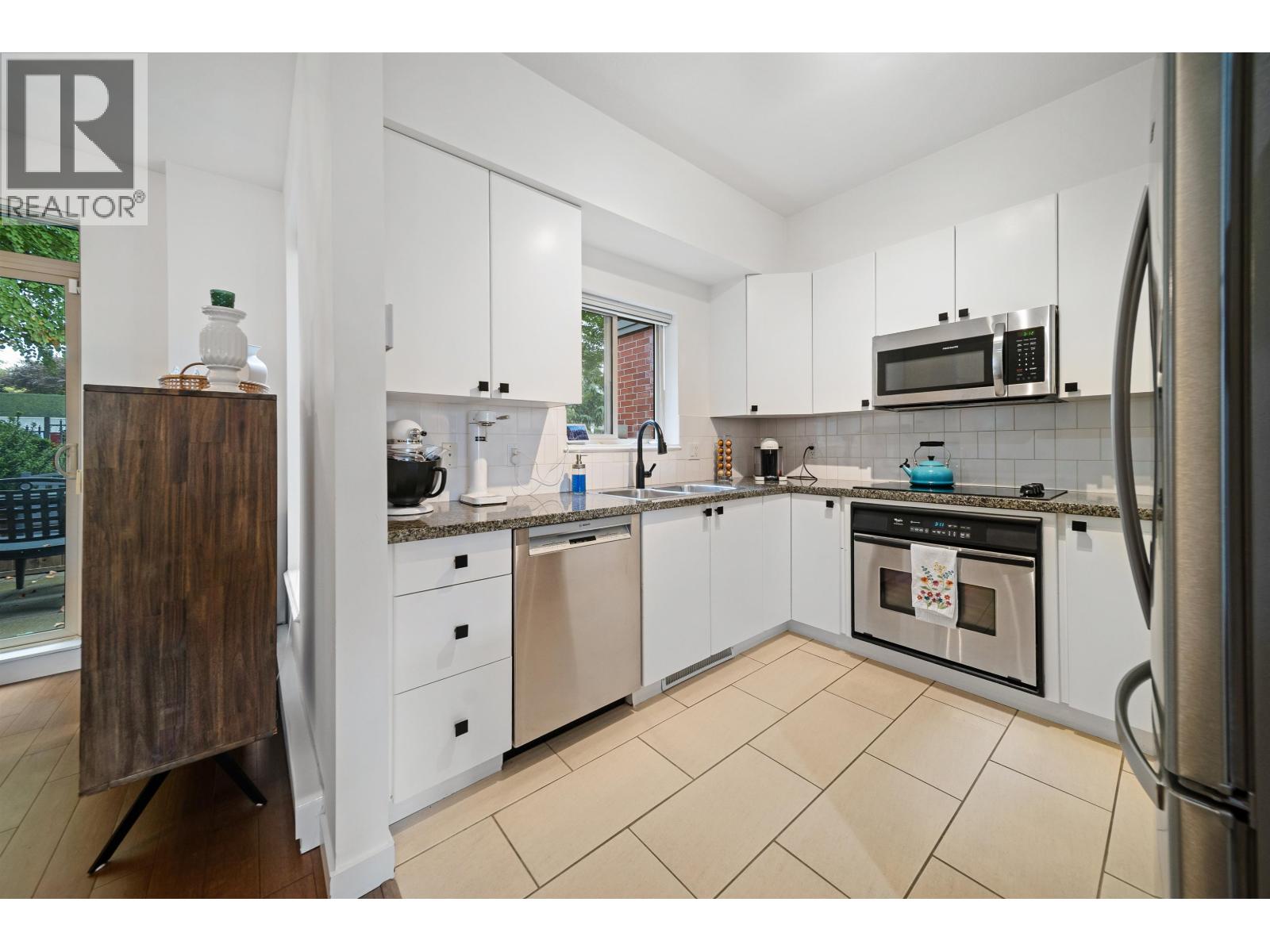 6 4132 Halifax Street Property Photo 10