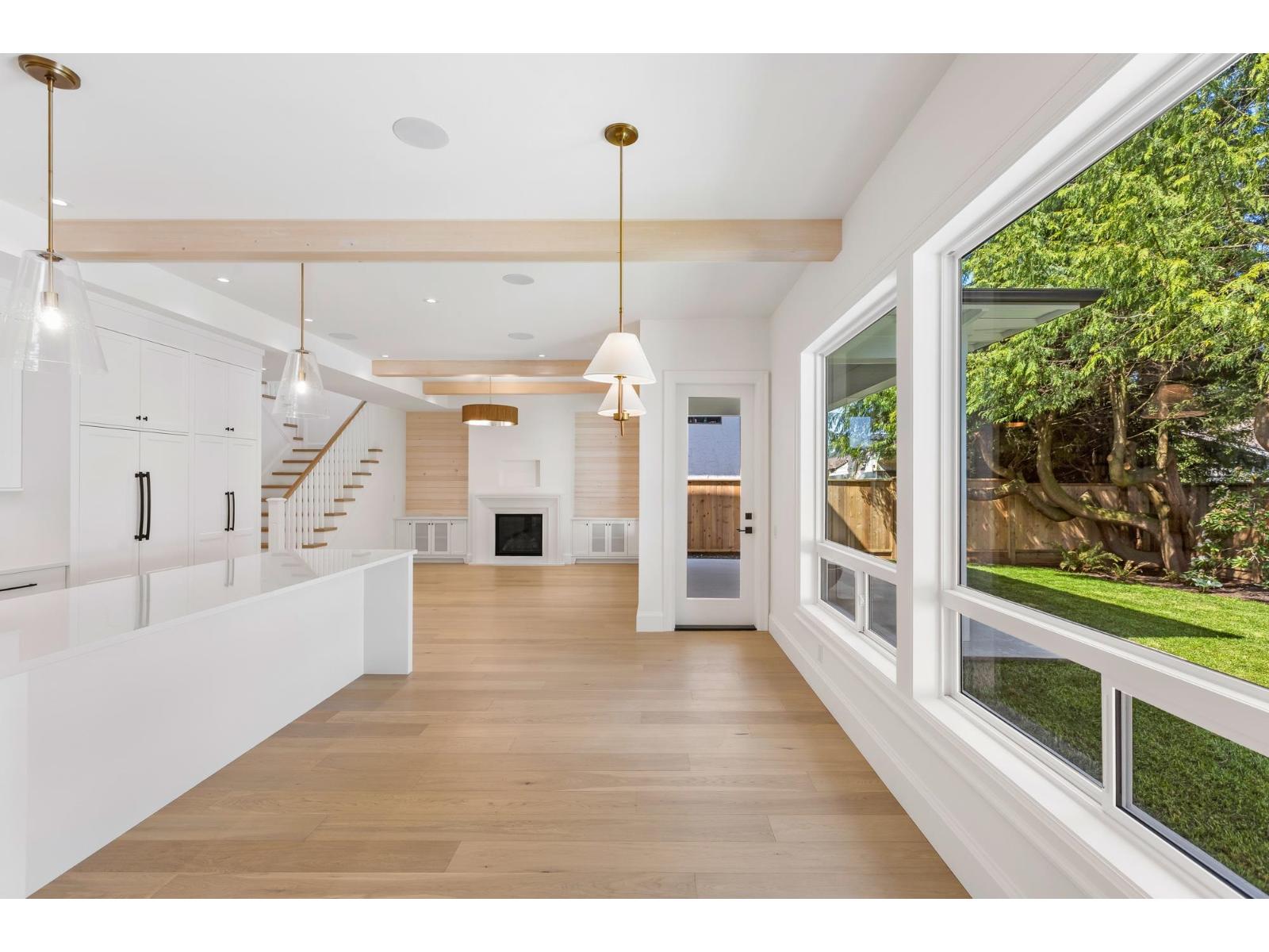 12641 15 Avenue Property Photo 11