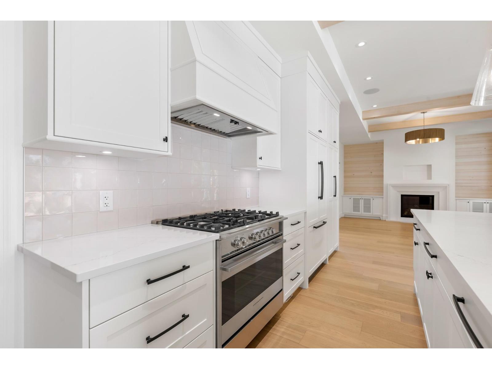 12641 15 Avenue Property Photo 13