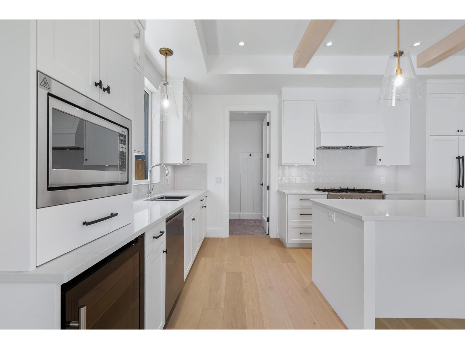12641 15 Avenue Property Photo 15