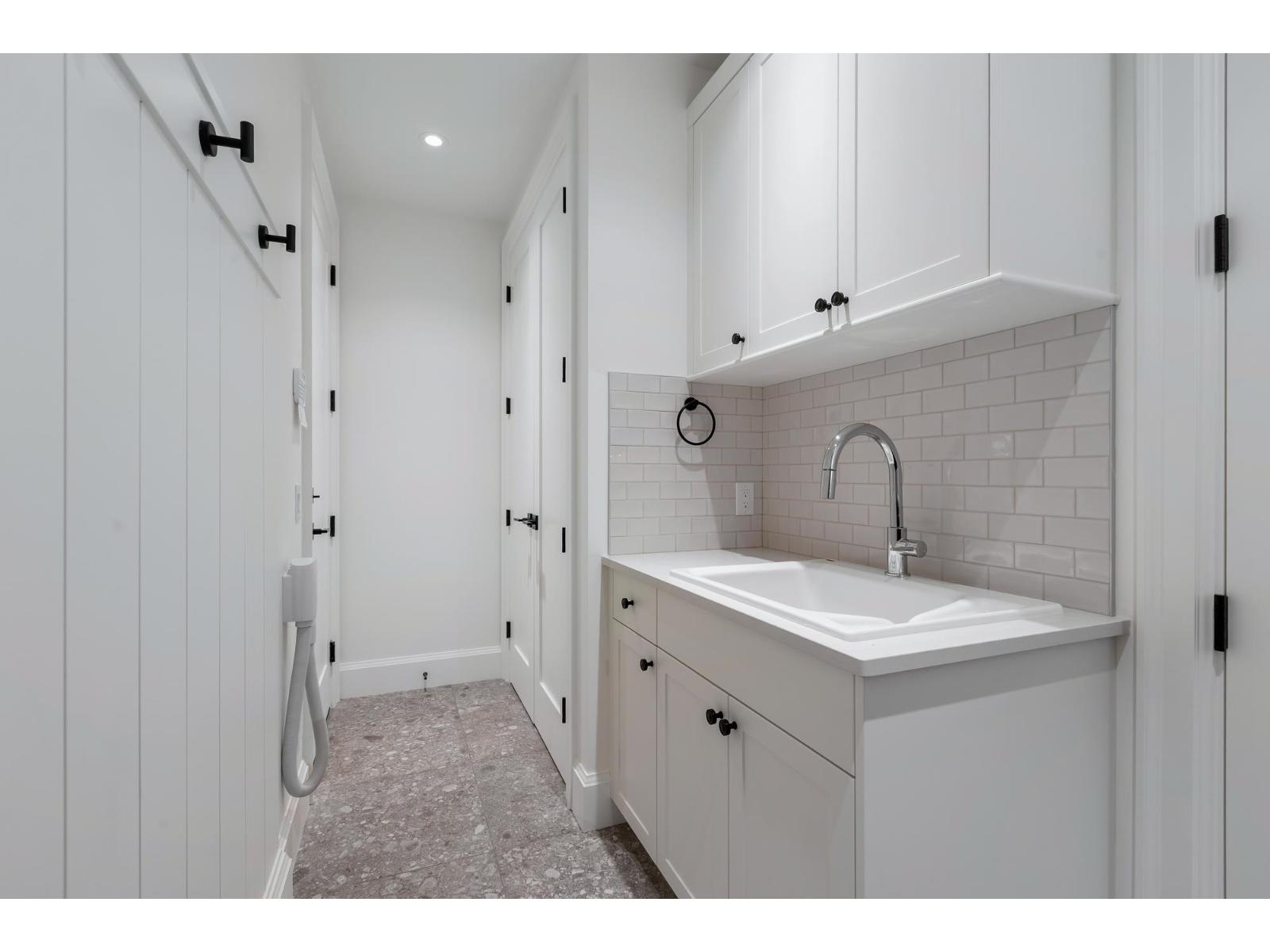 12641 15 Avenue Property Photo 16