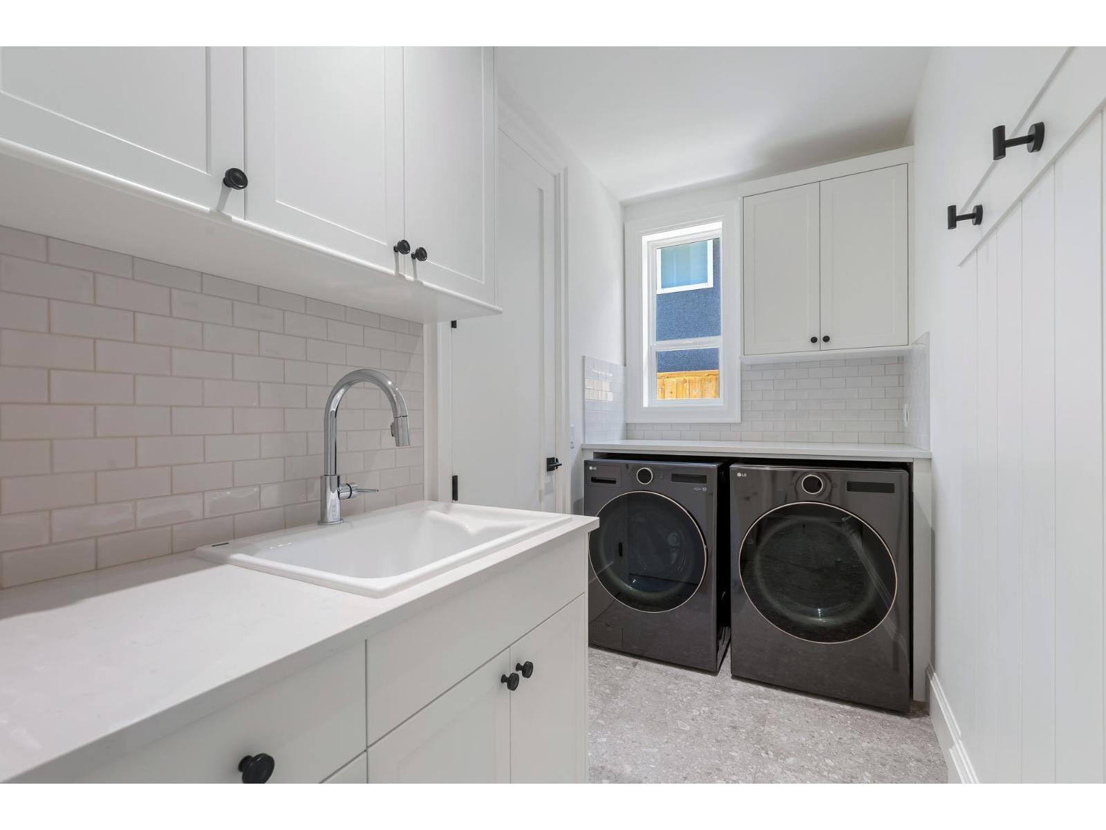 12641 15 Avenue Property Photo 17