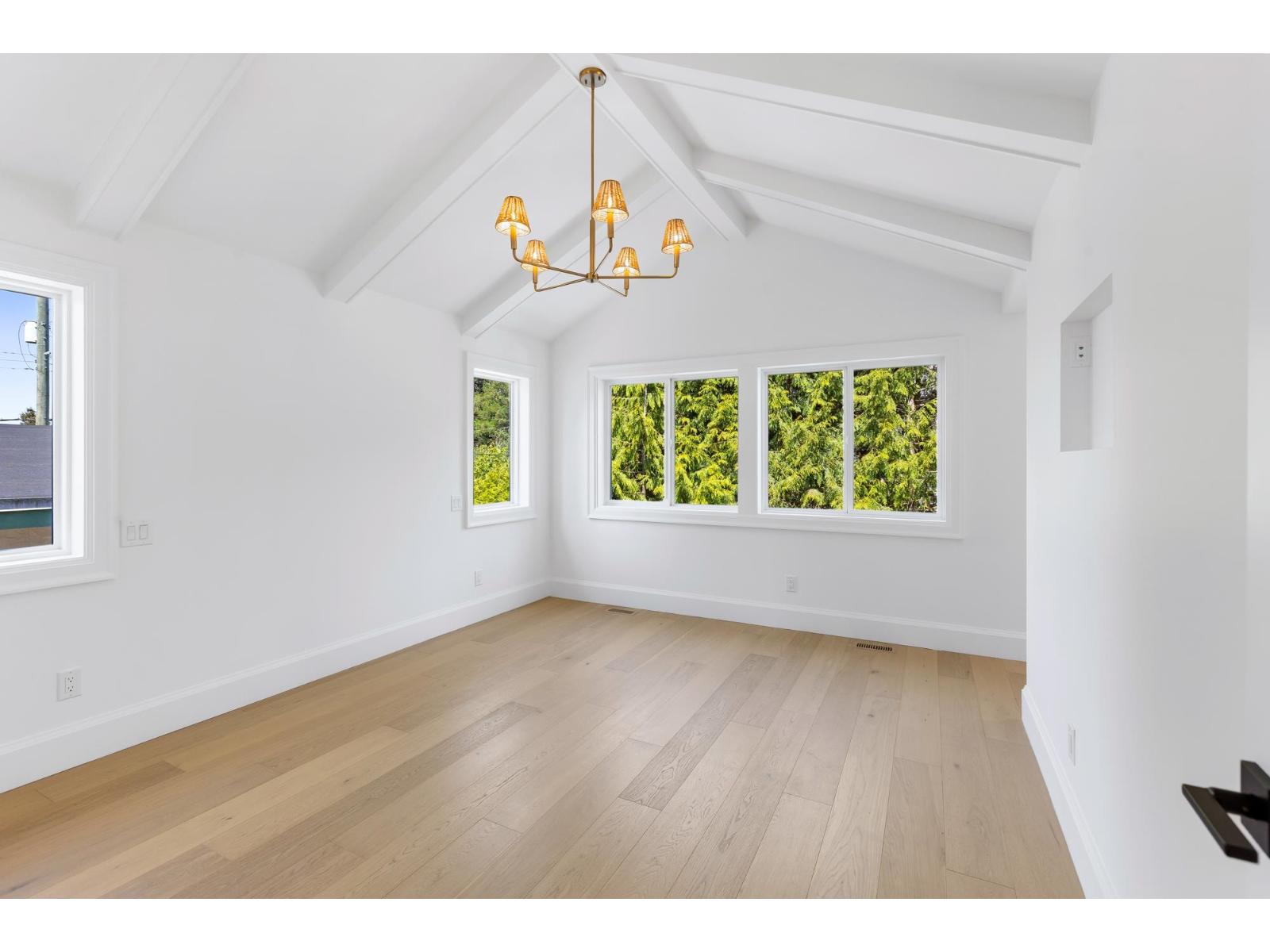 12641 15 Avenue Property Photo 18