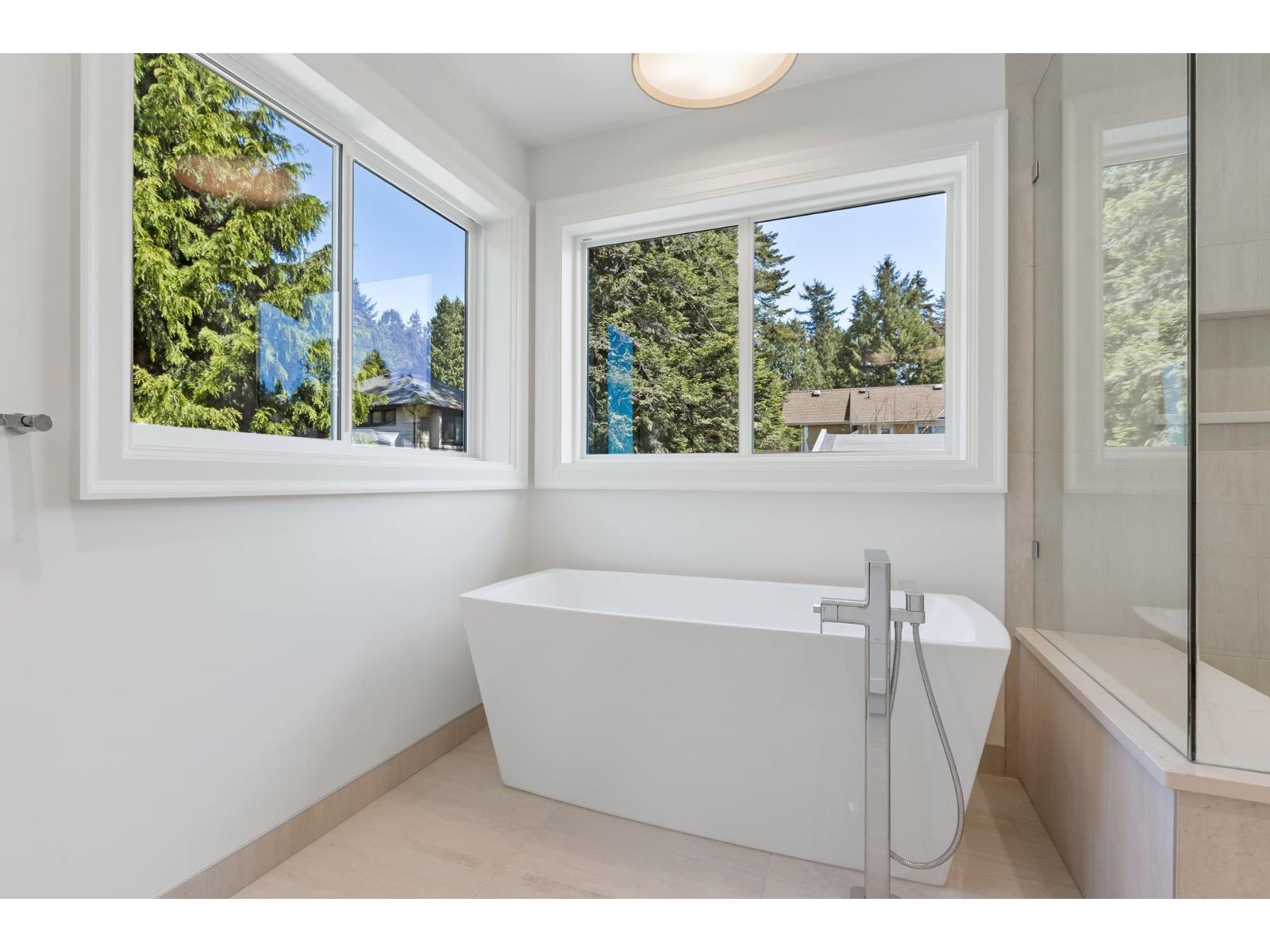 12641 15 Avenue Property Photo 21